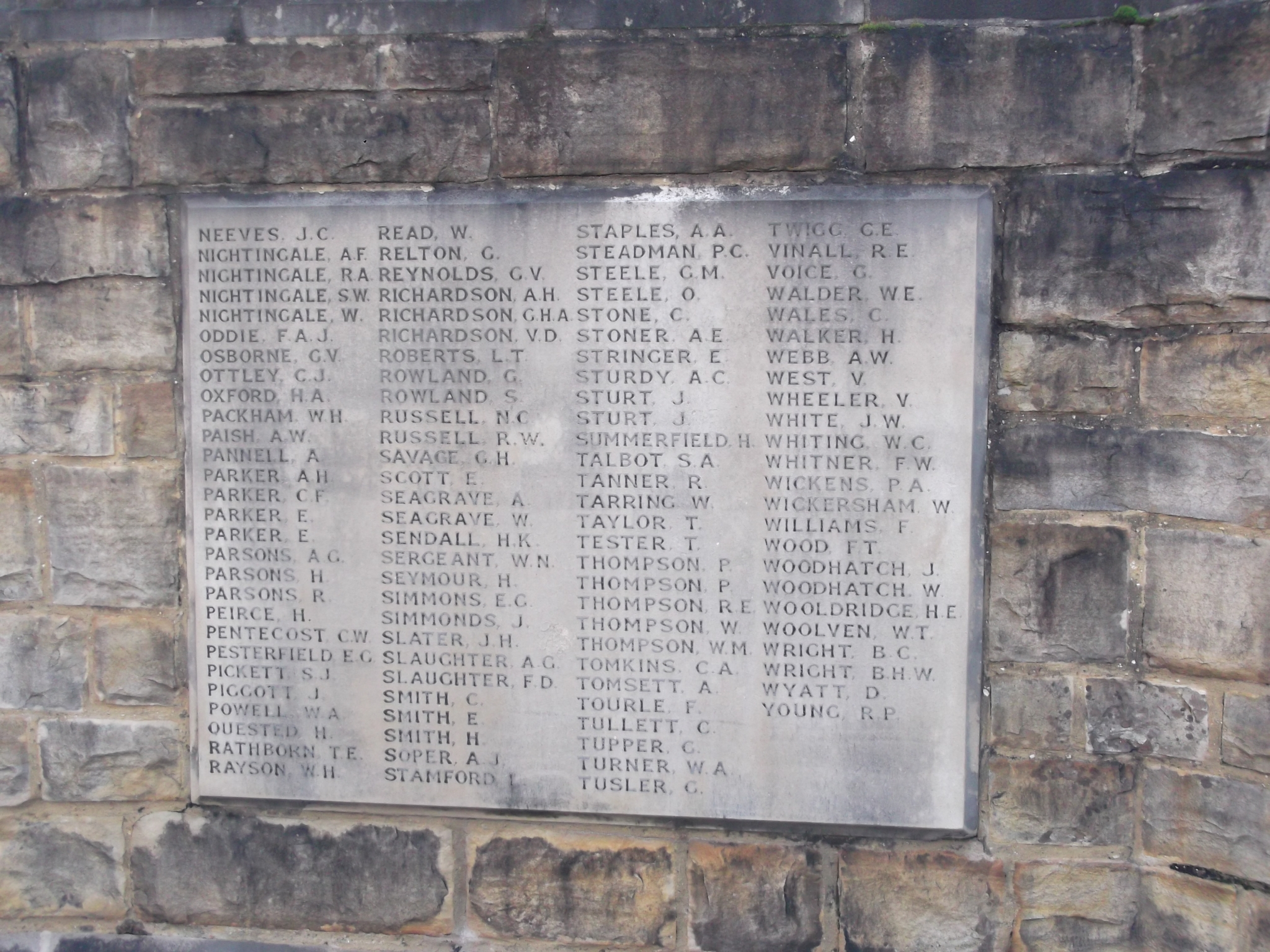 Horsham - WW1 and WW2 Composite - War Memorials Online