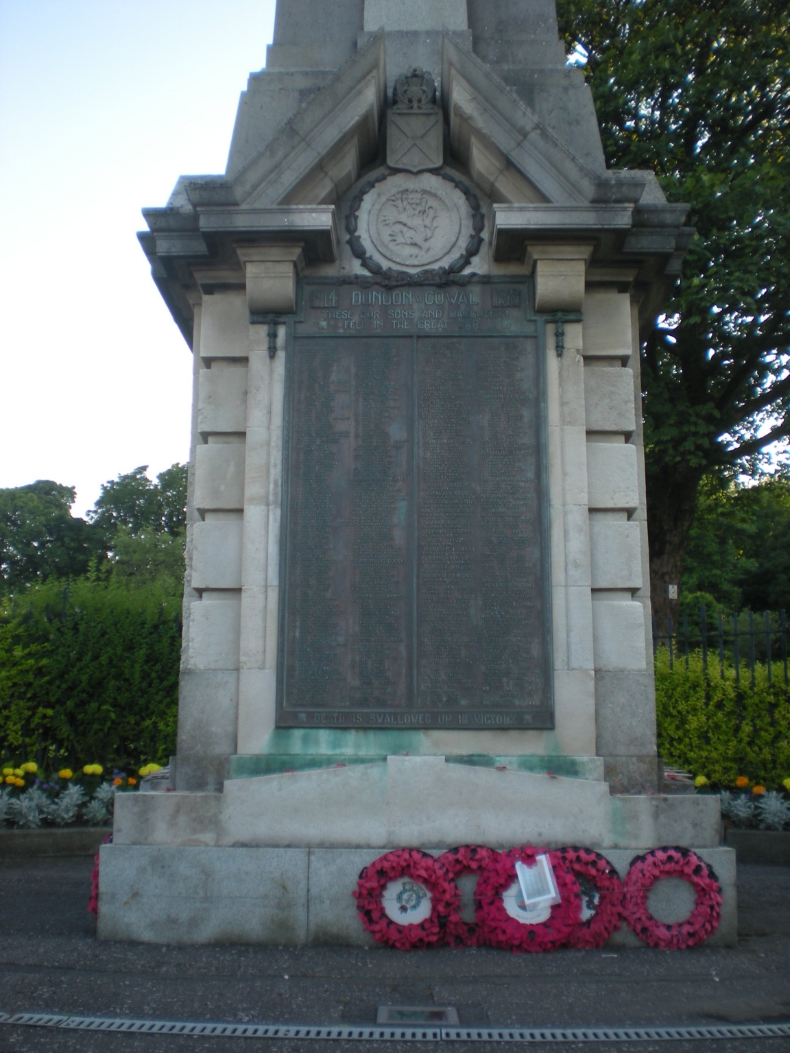 Dunoon Cenotaph WW1 And WW2 - War Memorials Online