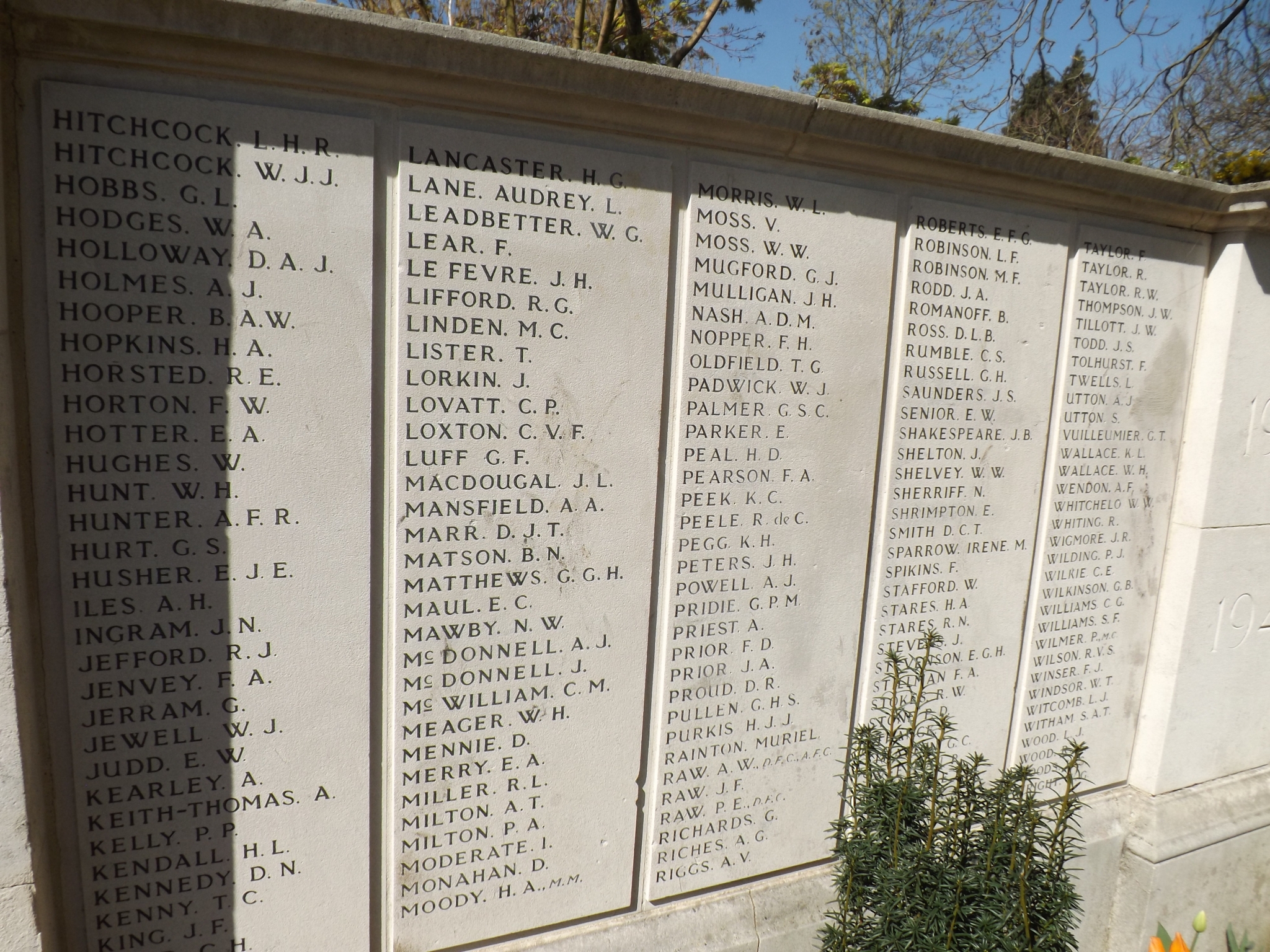 Ealing Memorial Gates War Memorials Online