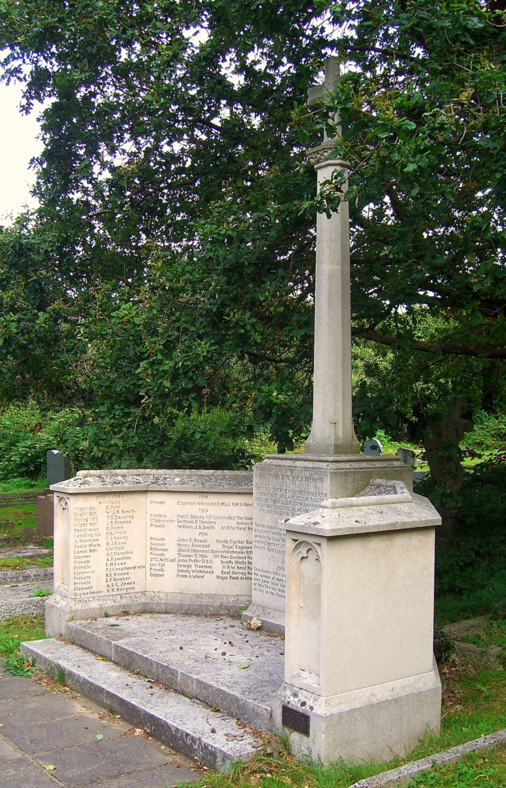 Bromley (Holy Trinity Church WWI and WWII cross) - War Memorials Online