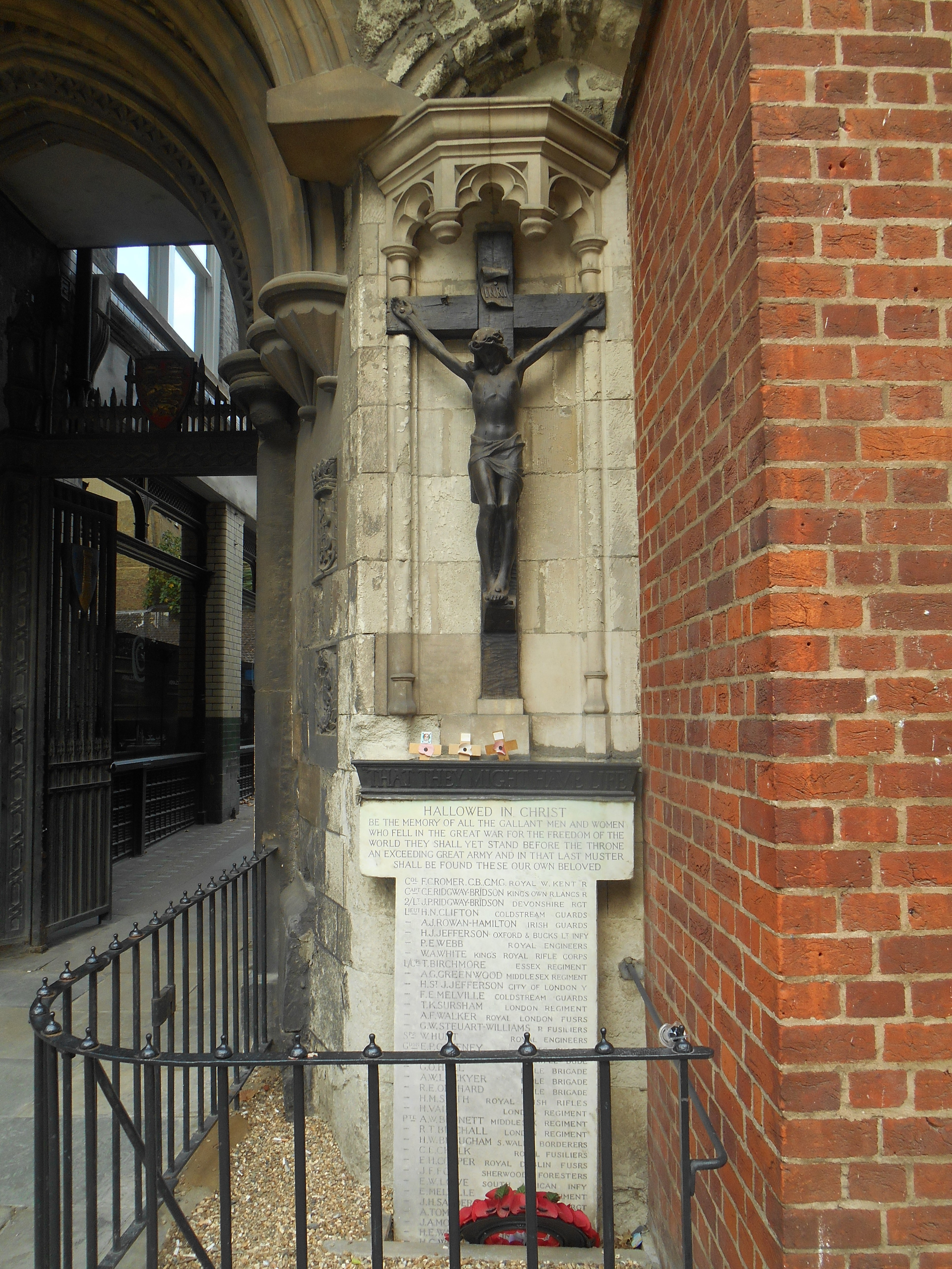 ST BARTHOLOMEW THE GREAT - War Memorials Online