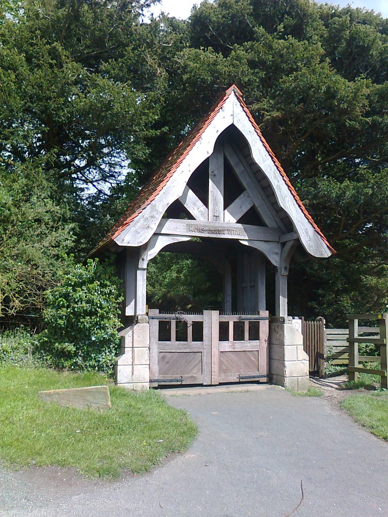 Holme Upon Spalding Moor Memorial Lychgate - War Memorials Online