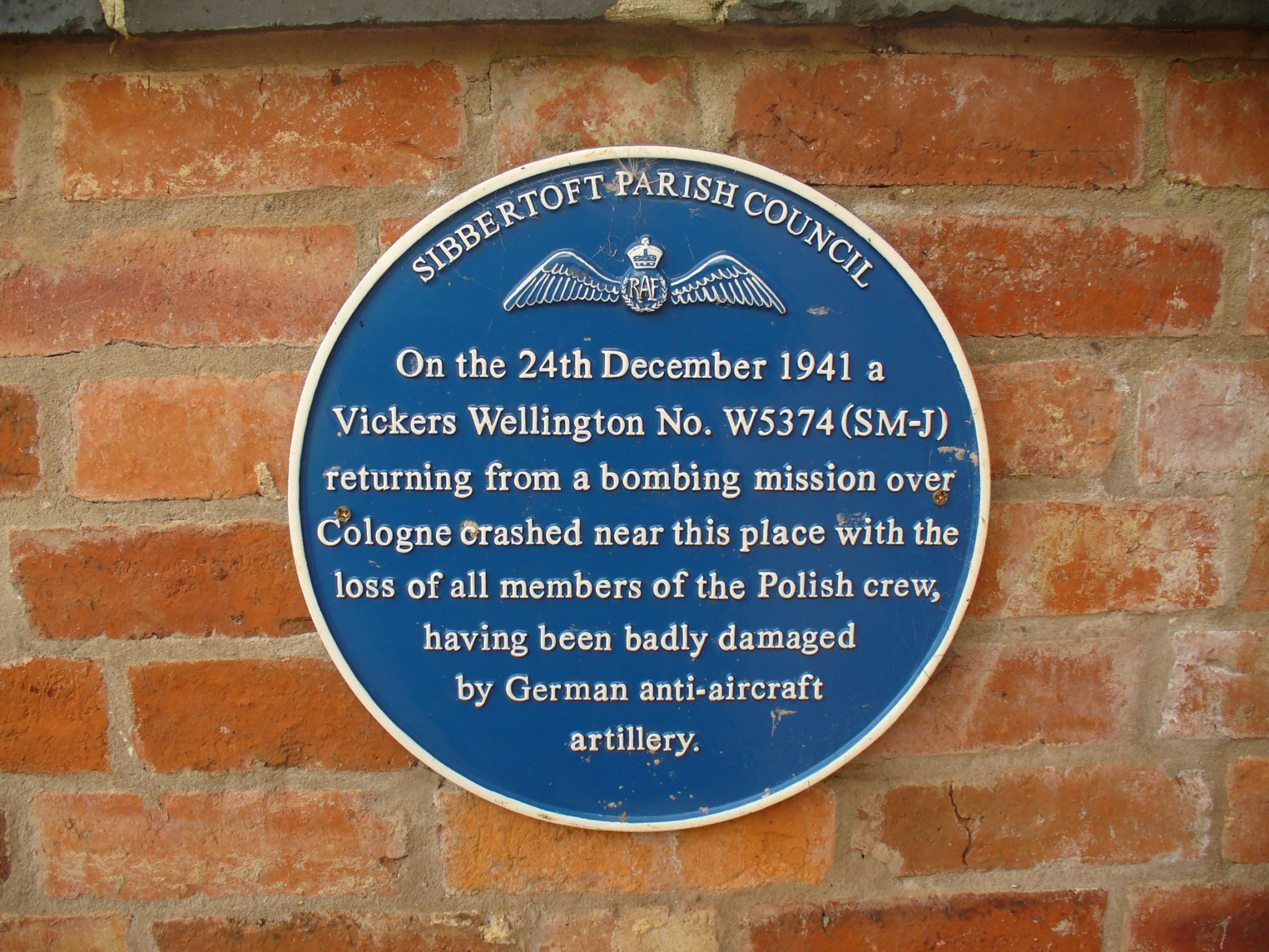 Sibbertoft WW2 Aviation Memorial Plaque & Seating Area. - War Memorials ...